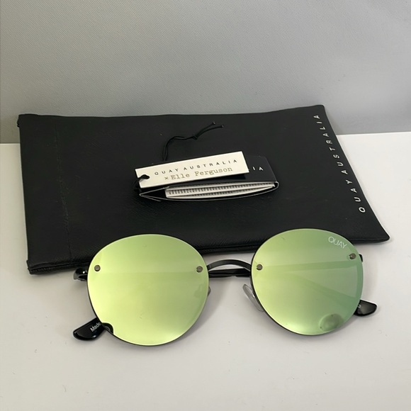 Quay Australia Farrah Sunglasses - Picture 5 of 6